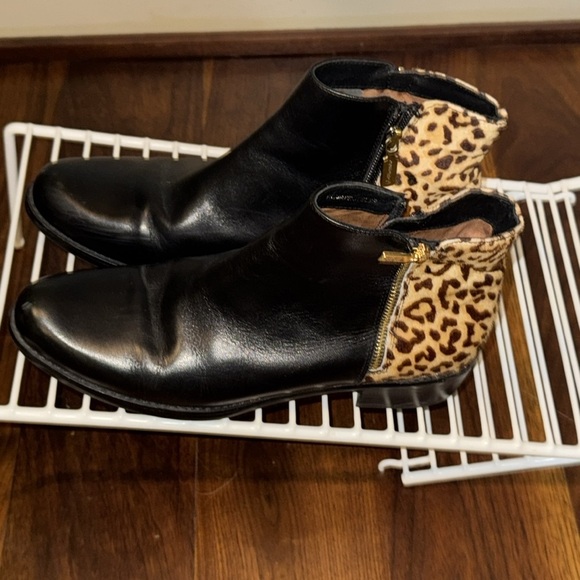 WOMANS BLONDO BLACK LEATHER AND LEOPARD BOOTIES SHORT BOOTS 10 M - Picture 7 of 12